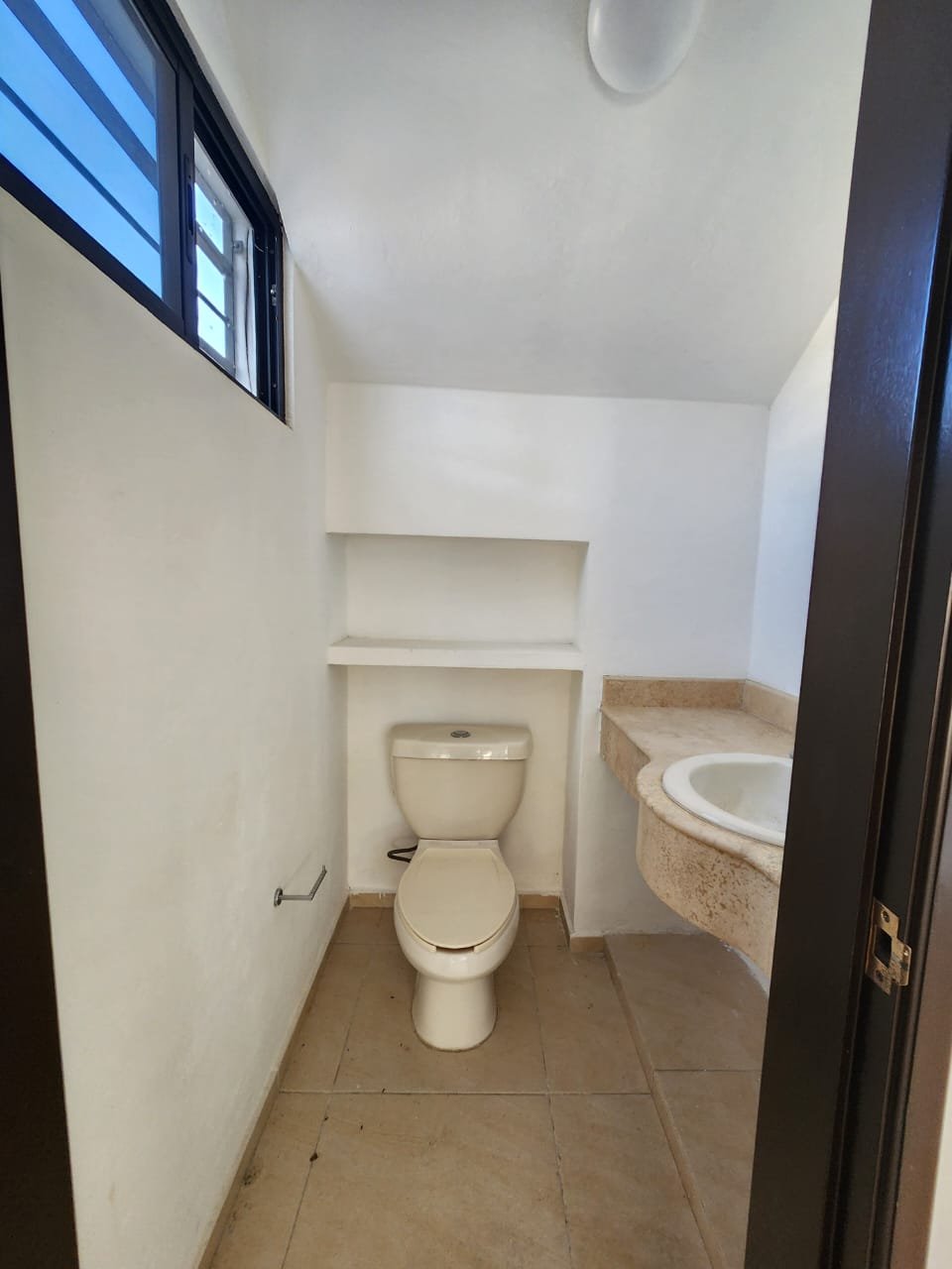 Casa en venta en esquina en Gran Santa Fe Norte (terreno amplio)